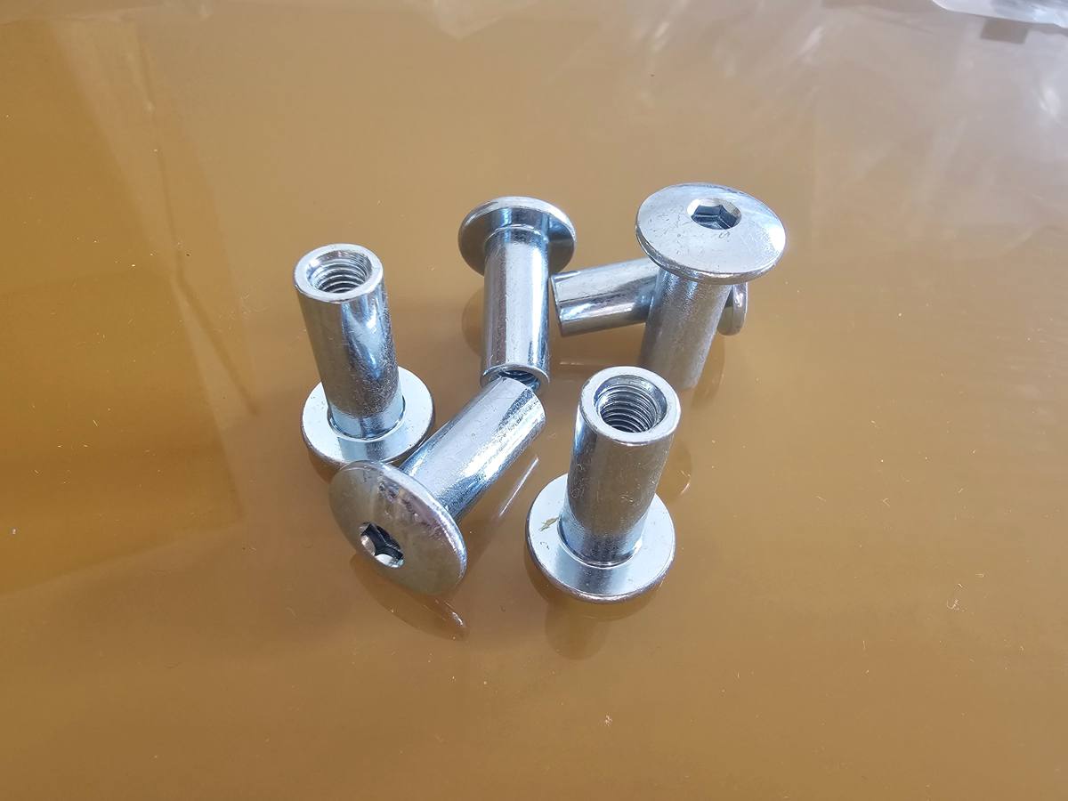 Zinc-plated sex bolts