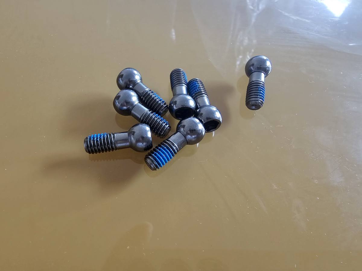 Ball-Head Stud