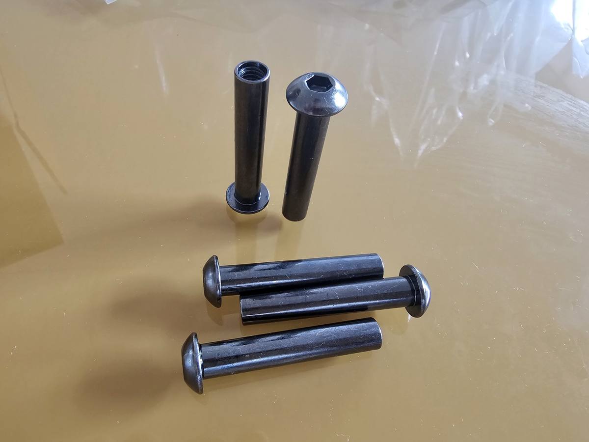Juego de Tornillo Macho-Hembra Negro